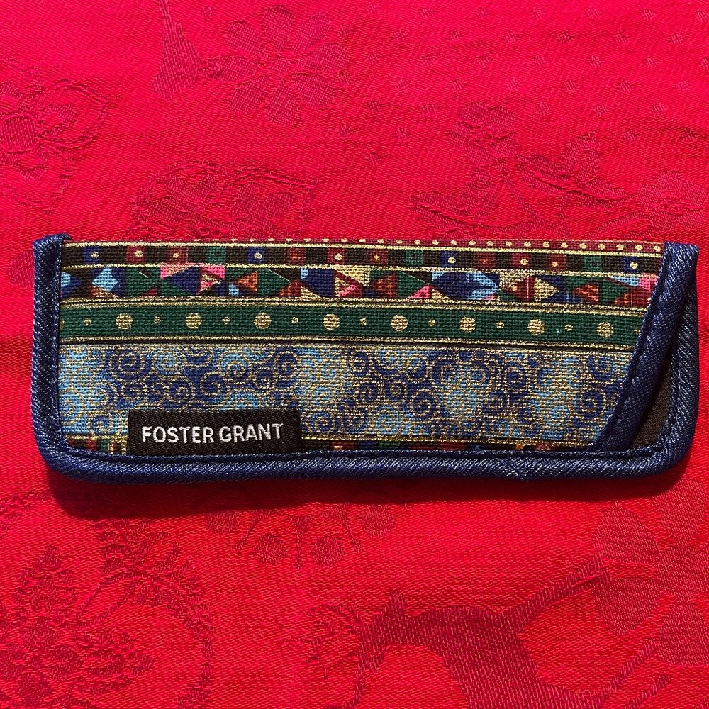 NWOT FOSTER GRANT EYEGLASS HOLDER